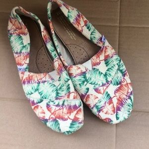 Size 8.5 TOMS only wore one time!